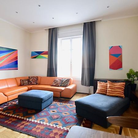 Luxury Apartment by Hi5 - Király street Suite Budapest Esterno foto
