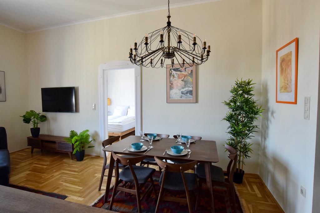 Luxury Apartment by Hi5 - Király street Suite Budapest Esterno foto