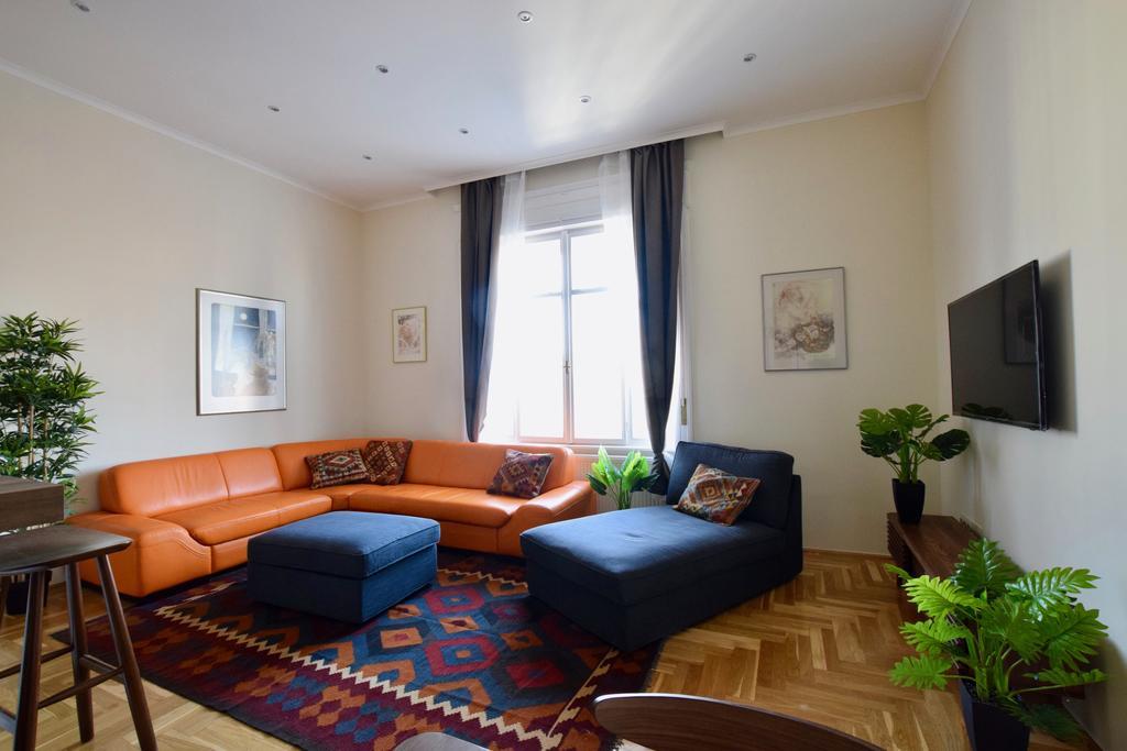 Luxury Apartment by Hi5 - Király street Suite Budapest Esterno foto
