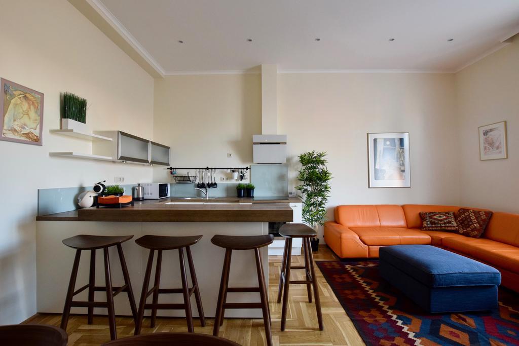 Luxury Apartment by Hi5 - Király street Suite Budapest Esterno foto