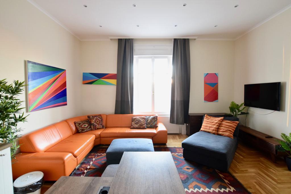 Luxury Apartment by Hi5 - Király street Suite Budapest Esterno foto